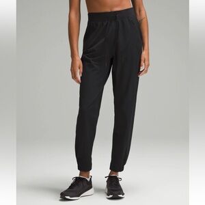 Lululemon License To Train Jogger size 6